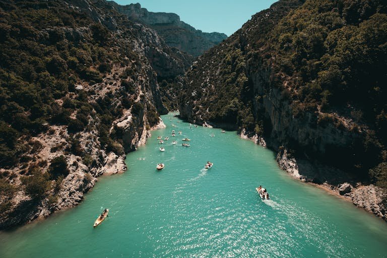 Kayaks and pedal boats on the Gorge du Verdon