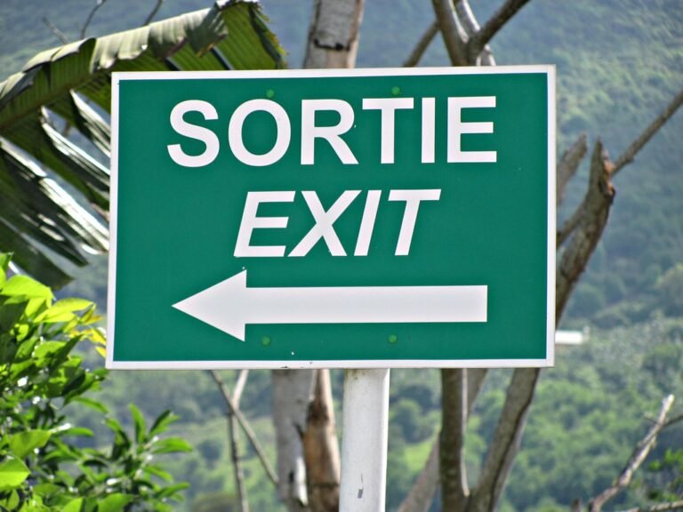 Sortie/exit sign