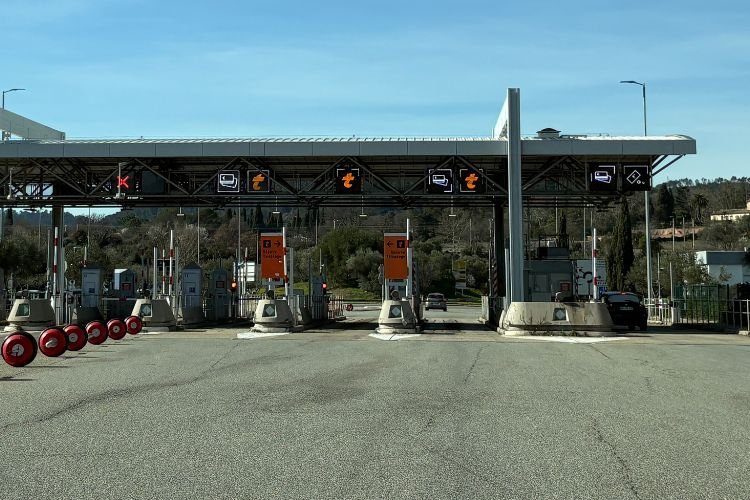 A French tollbooth